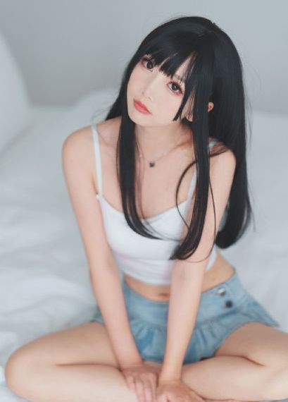 欧美穿搭女学生_高清最新电影在线观看
