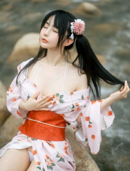 欧美室外野战_高清动漫免费观看