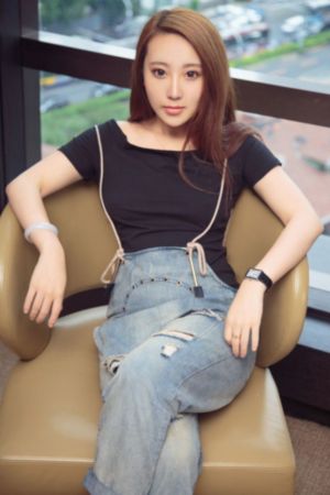 亚洲欧美制服诱惑_十万网红美女美酱